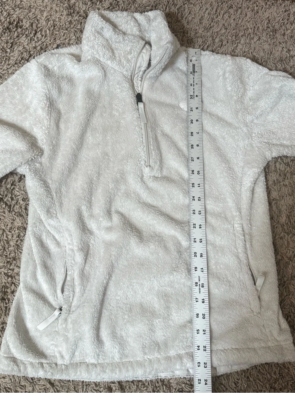 The North Face Ossito white 1/4zip ladies (medium) w/kangaroo pockets